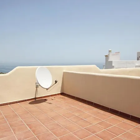 Three-bedroom In Casares Costa Appartement *