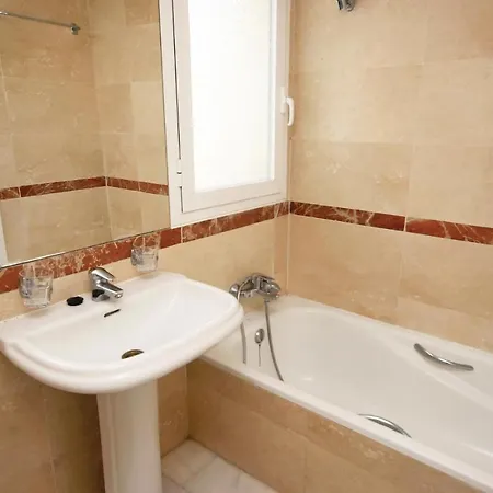 Three-bedroom In Casares Costa Appartement